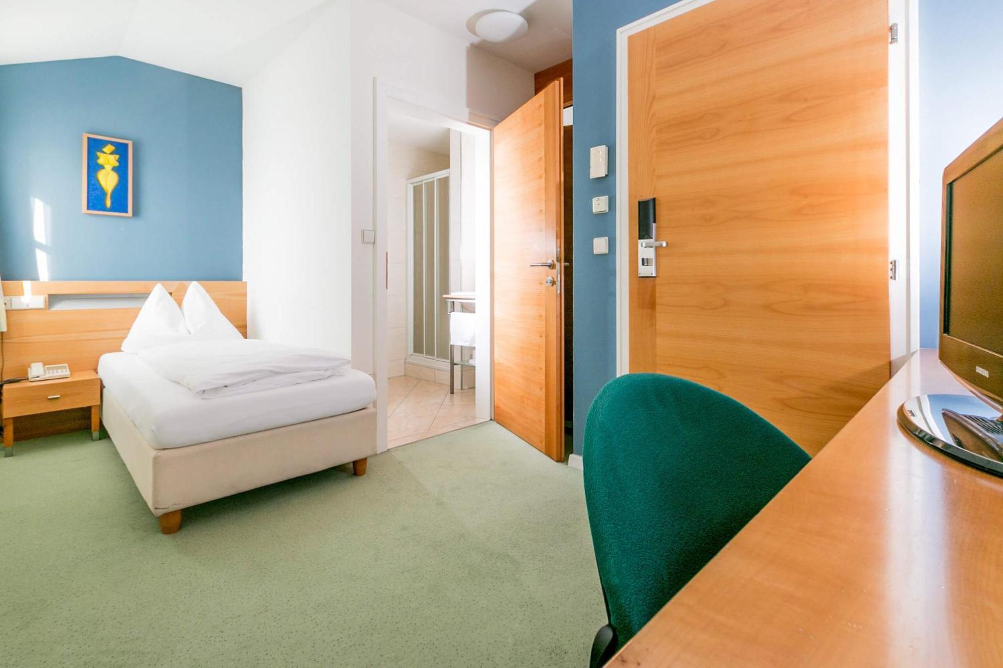 Hotel Rasthaus Zum Dokl Gleisdorf Zewnętrze zdjęcie